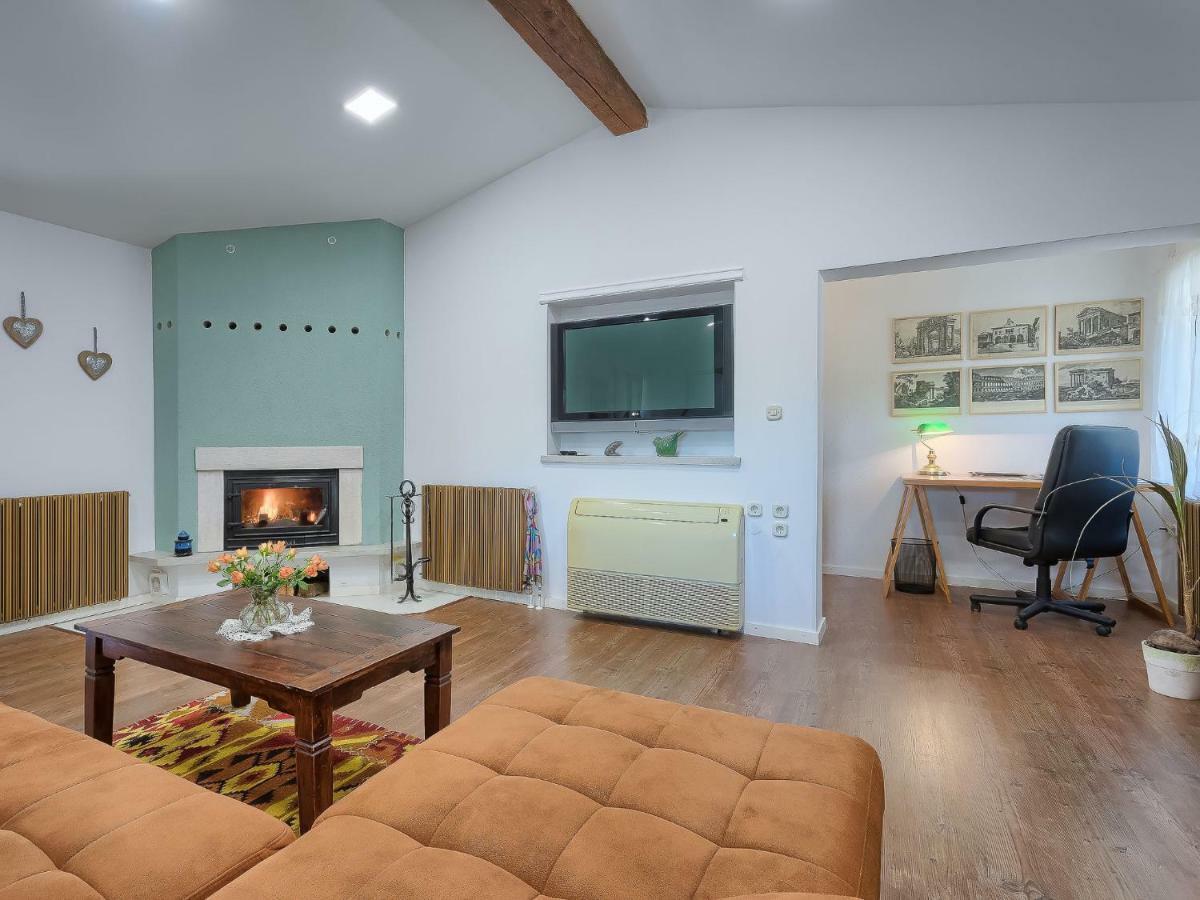Holiday Home Country House D&D By Interhome Pola Esterno foto
